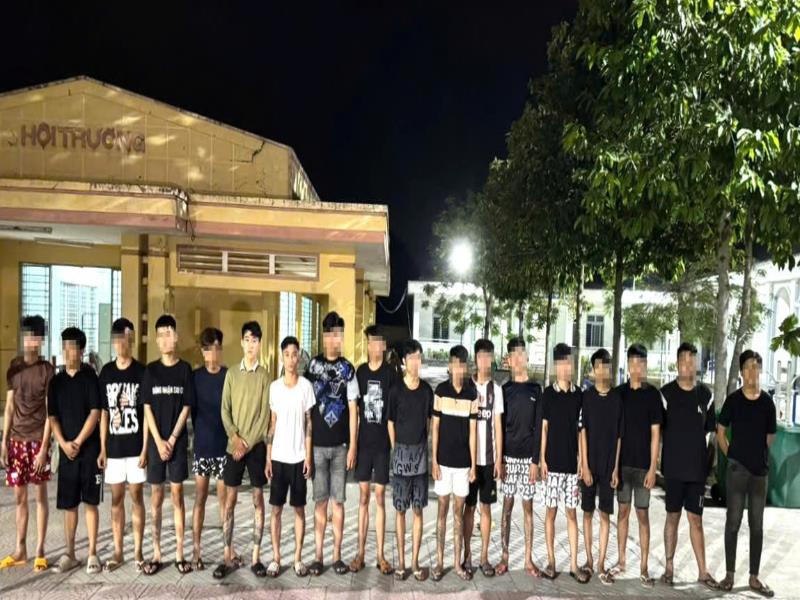 Ngăn chặn nhóm đối tượng mang “bom xăng”, hung khí để hỗn chiến trong đêm