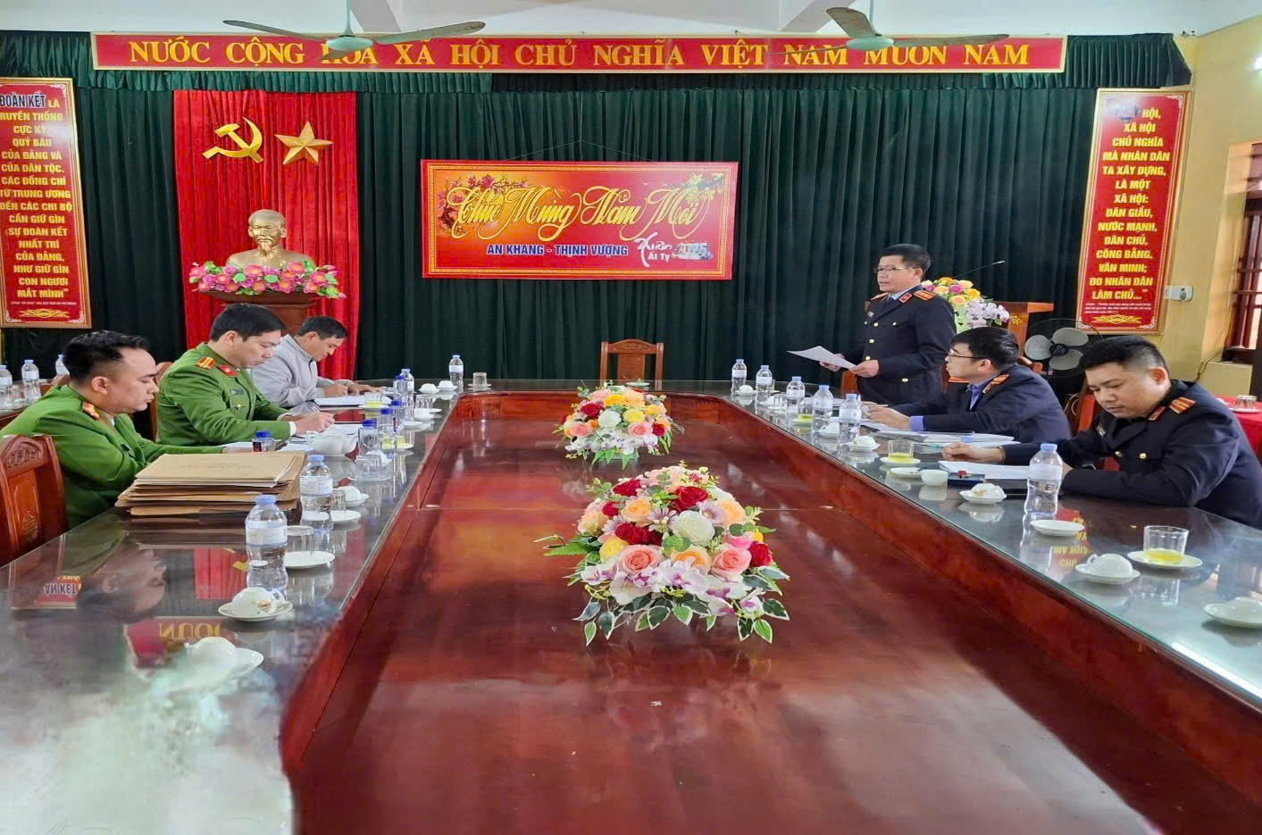 Kiểm sát người bị hình phạt tù cho hưởng án treo tại UBND xã Giao An