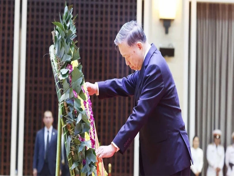 Tổng Bí thư Tô Lâm viếng đồng chí Khamtay Siphandone