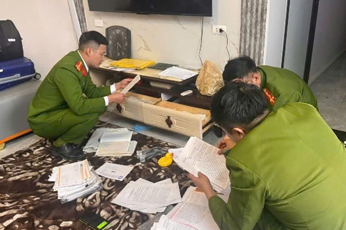 Kéo băng rôn, kích động gây rối, hai người phụ nữ bị đề nghị truy tố