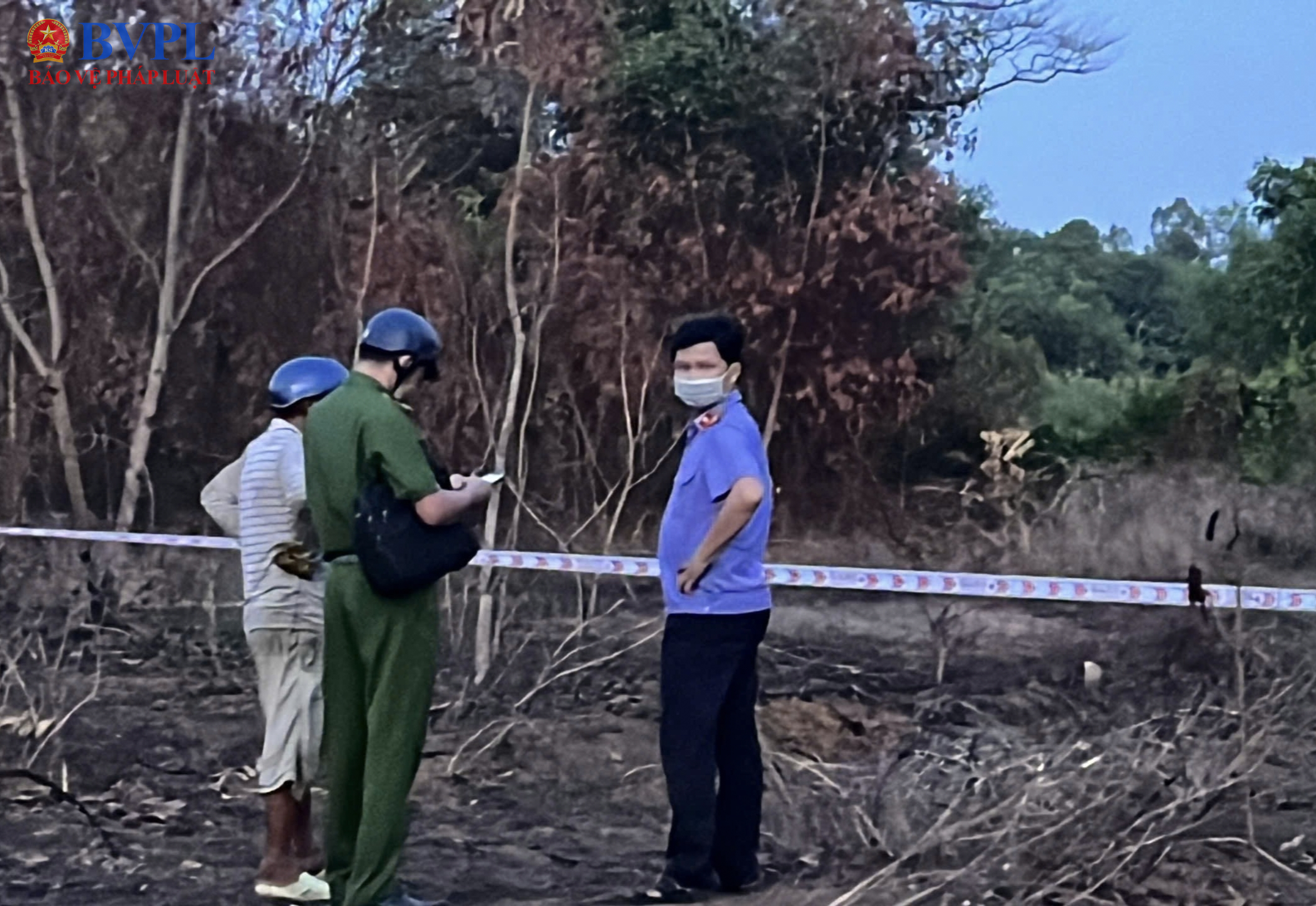 Kiểm sát khám nghiệm hiện trường người đàn ông tử vong trong khu rừng