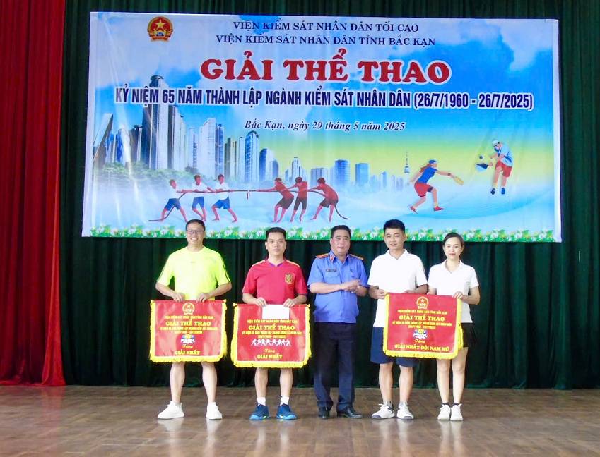 VKSND tỉnh Bắc Kạn tổ chức Giải thể thao chào mừng kỷ niệm 65 năm ngày thành lập Ngành