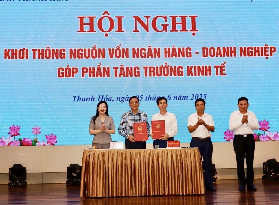 Nguồn vốn ngân hàng dồi dào nhưng doanh nghiệp khó khăn trong tiếp cận tín dụng