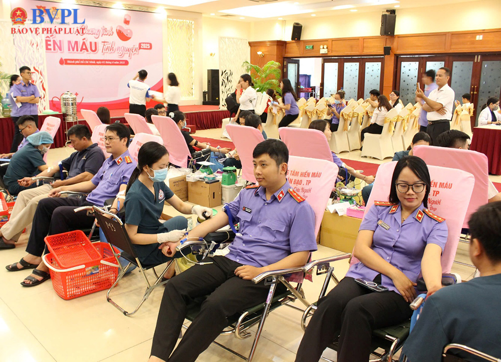 VKSND TP Hồ Chí Minh tham gia hiến máu tình nguyện