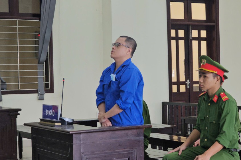 Chiếm đoạt giấy tờ đất hết hiệu lực, cán bộ đất đai lãnh 19 năm tù