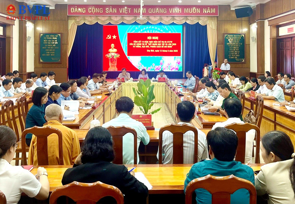 VKSND huyện Chợ Mới được khen thưởng do có thành tích xuất sắc