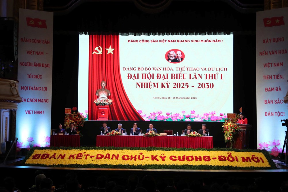 Xây dựng nền văn hóa tiên tiến, đậm đà bản sắc dân tộc để tự tin bước vào kỷ nguyên mới