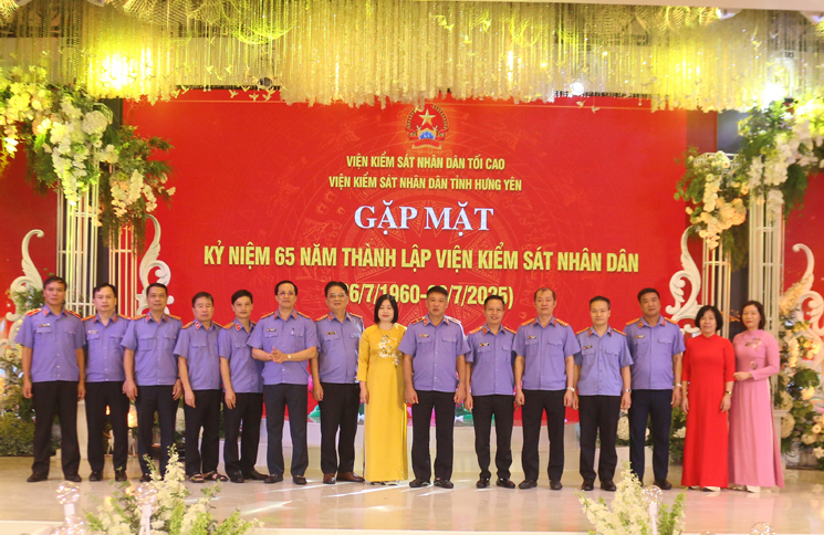 VKSND tỉnh Hưng Yên tổ chức gặp mặt, tri ân nhân kỷ niệm 65 năm ngày thành lập VKSND