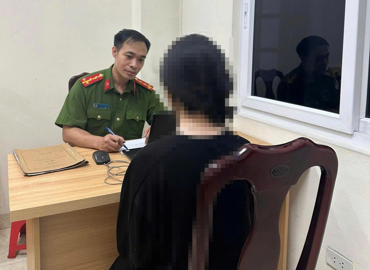 Cảnh báo thủ đoạn bắt cóc online , giả danh shipper để lừa đảo