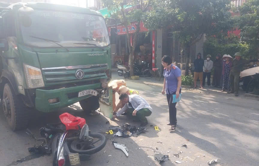 Kiểm sát khám nghiệm hiện trường vụ tai nạn giao thông nghiêm trọng