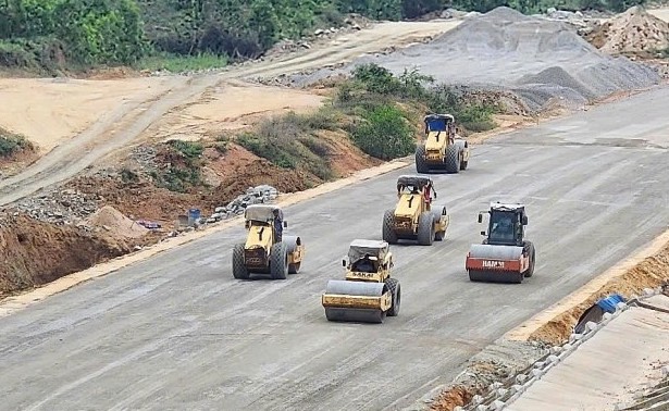 Bộ Xây dựng yêu cầu tăng cường kiểm tra an toàn lao động tại các công trình trọng điểm