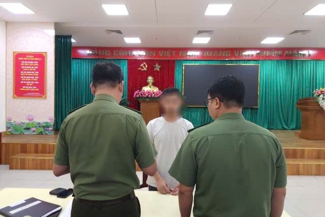 Công an TP HCM xử phạt hai anh em vì hành vi thi hộ và nhờ người thi hộ