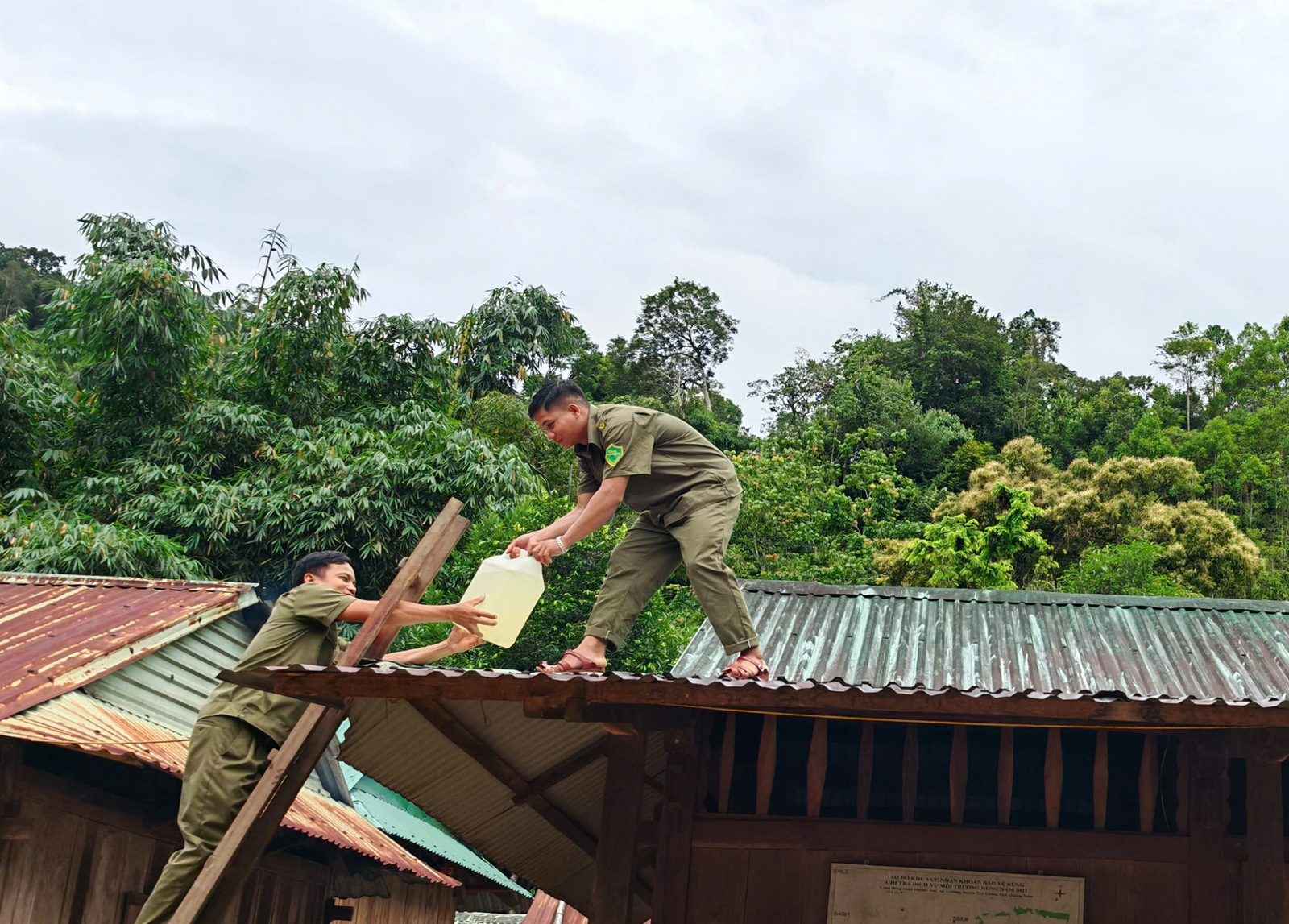 Thủ tướng yêu cầu các địa phương chủ động ứng phó bão số 10