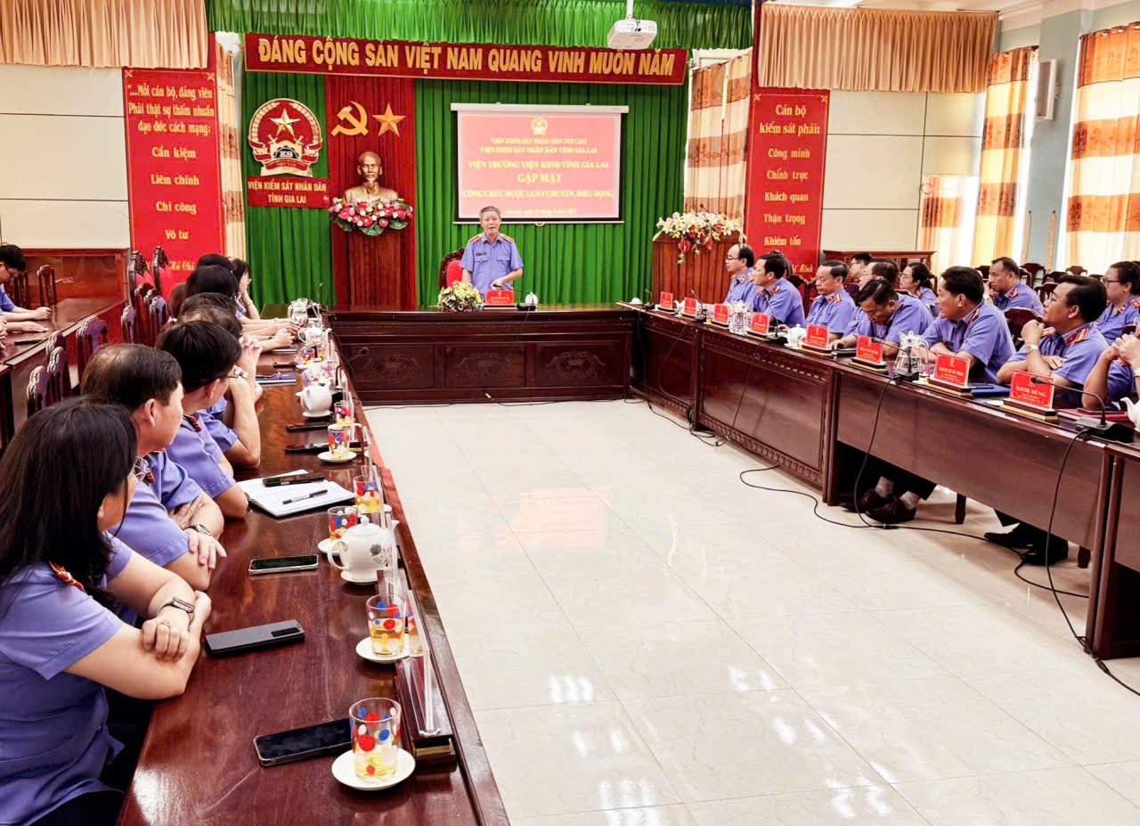 VKSND tỉnh Gia Lai gặp mặt công chức được luân chuyển, điều động