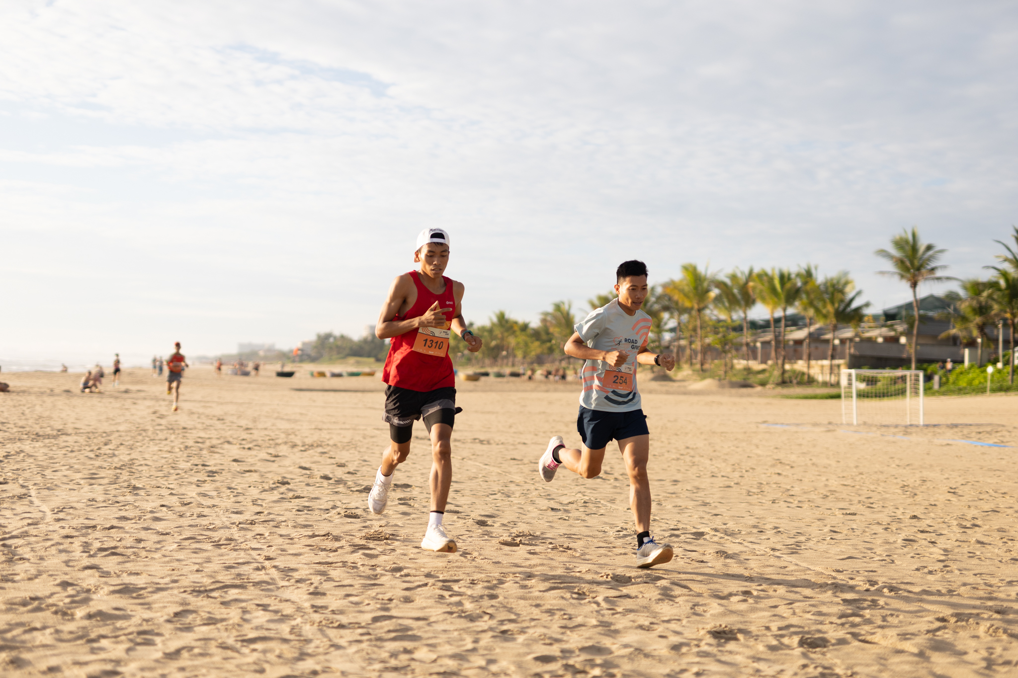 Hơn 1 nghìn người tham gia Chạy bộ từ thiện - Road To Give 2024