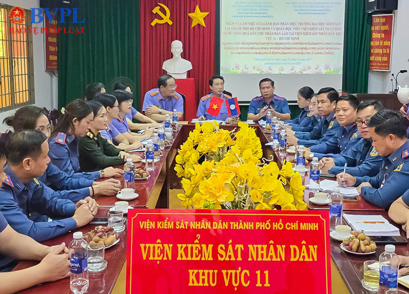 VKSND Khu vực 11 TP Hồ Chí Minh làm việc với Đoàn học viên VKSND nước Lào
