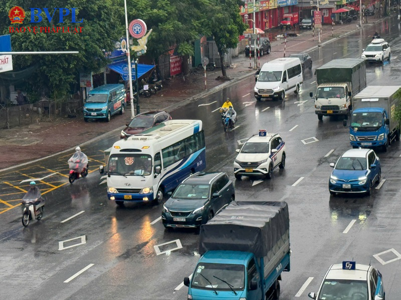 Thời tiết ngày 8 10 Miền Bắc từ trưa và chiều mưa giảm, Nam Bộ mưa dông vào cuối ngày