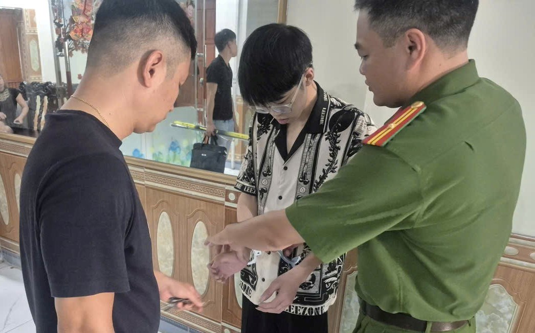 Từ đối tượng bị nghiện lần ra ổ nhóm ma túy