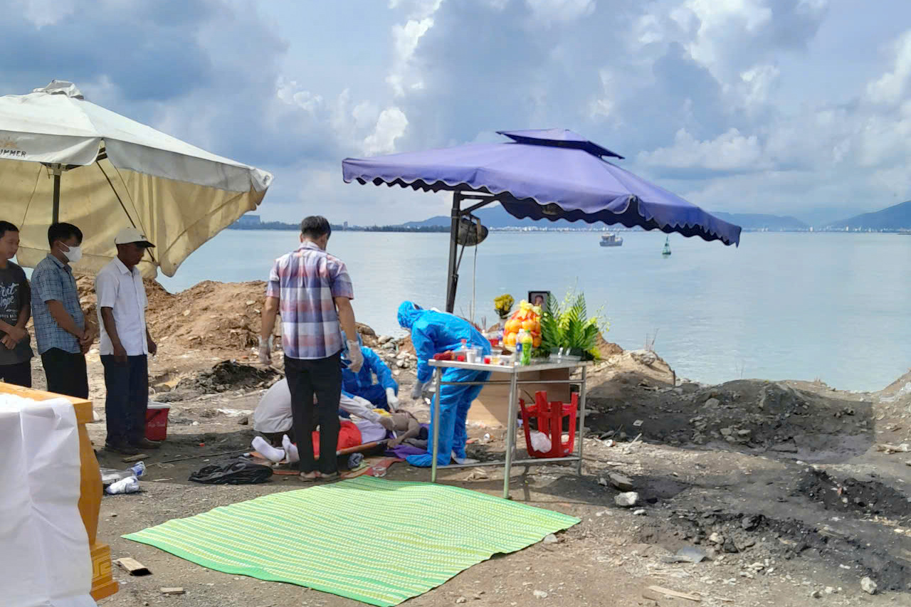 Kiểm sát khám nghiệm tử thi vụ tử vong tại Cảng Tiên Sa, Đà Nẵng