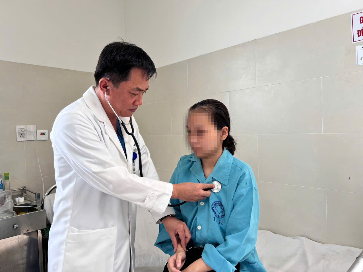 Cứu sống nữ sinh 18 tuổi nguy kịch do tai nạn giao thông