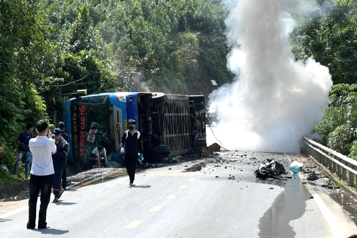 Danh tính các nạn nhân tử vong trong vụ xe khách mất lái ở Lào Cai