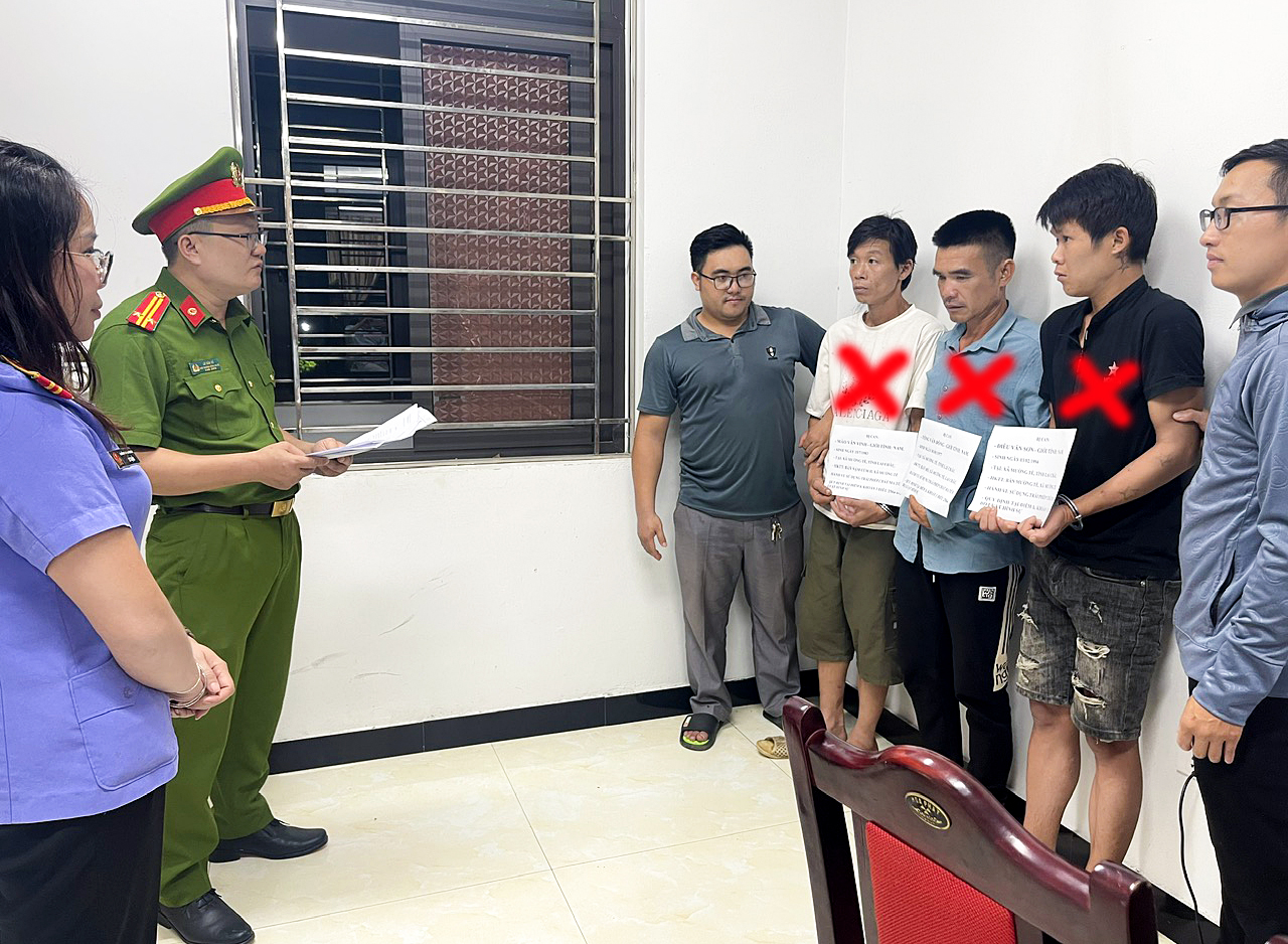 Khởi tố 3 đối tượng tái nghiện theo quy định mới, bắt thêm 1 đối tượng mua bán ma túy