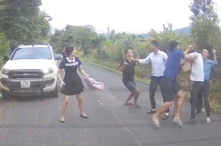 Công an xác minh hai nhóm người ẩu đả sau va chạm giao thông