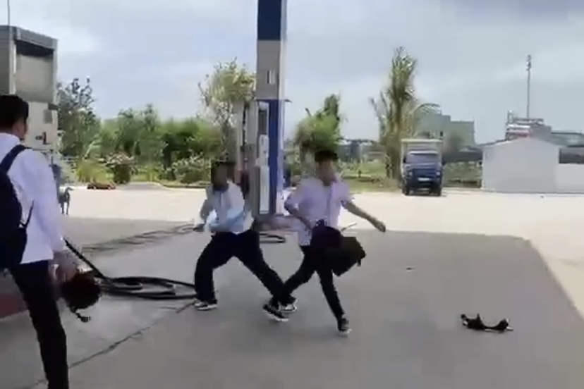Hai học sinh đánh nhau, một em tử vong