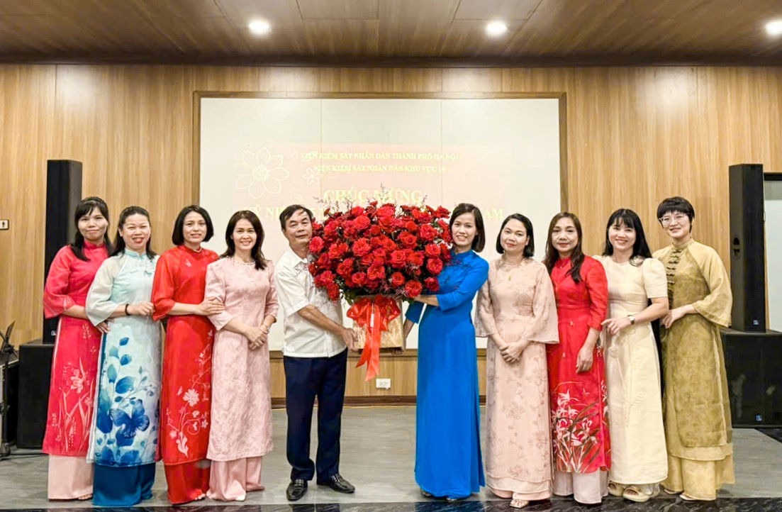 VKSND khu vực 10, TP Hà Nội Tôn vinh vai trò, ghi nhận đóng góp của cán bộ nữ