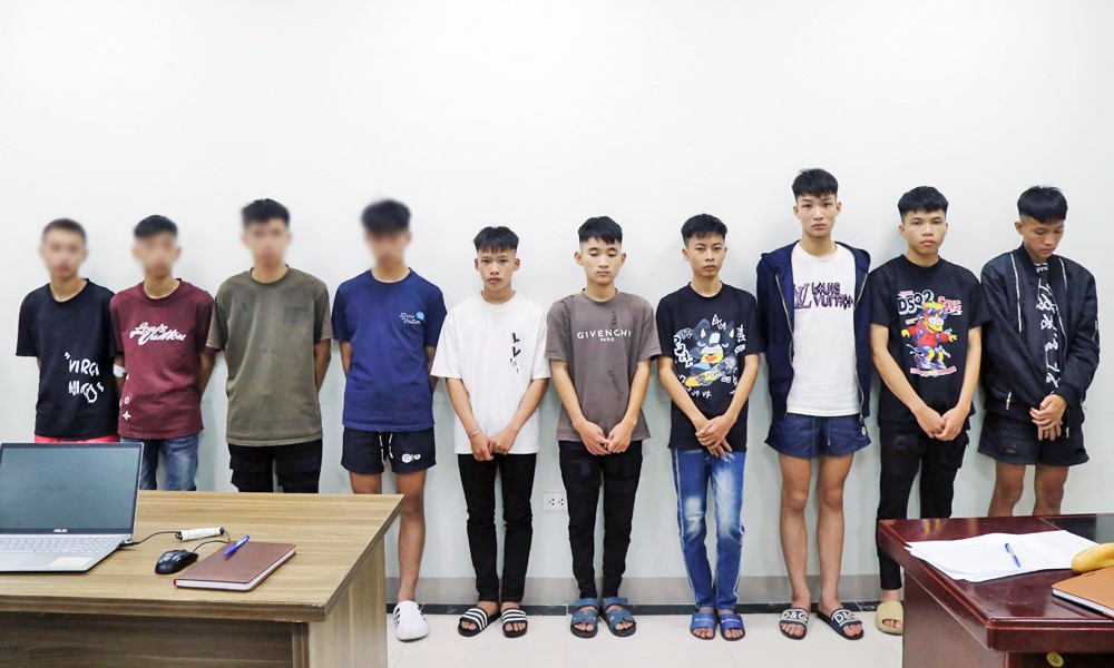 Tạm giữ 20 thanh thiếu niên tụ tập, gây rối trật tự công cộng