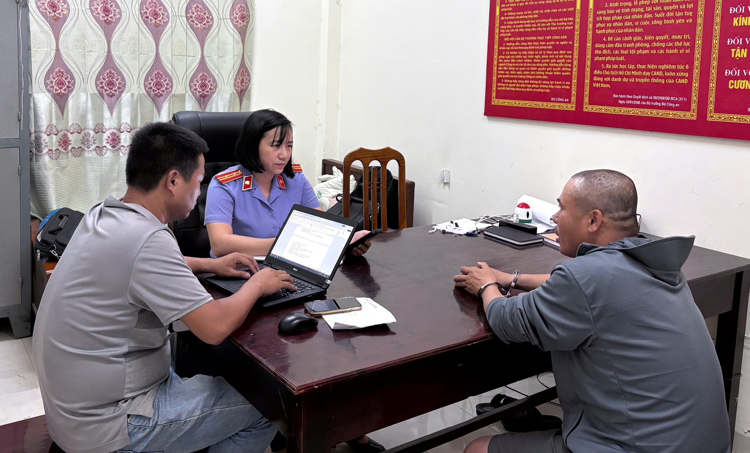 Trả lương cho công nhân bằng  ma tuý