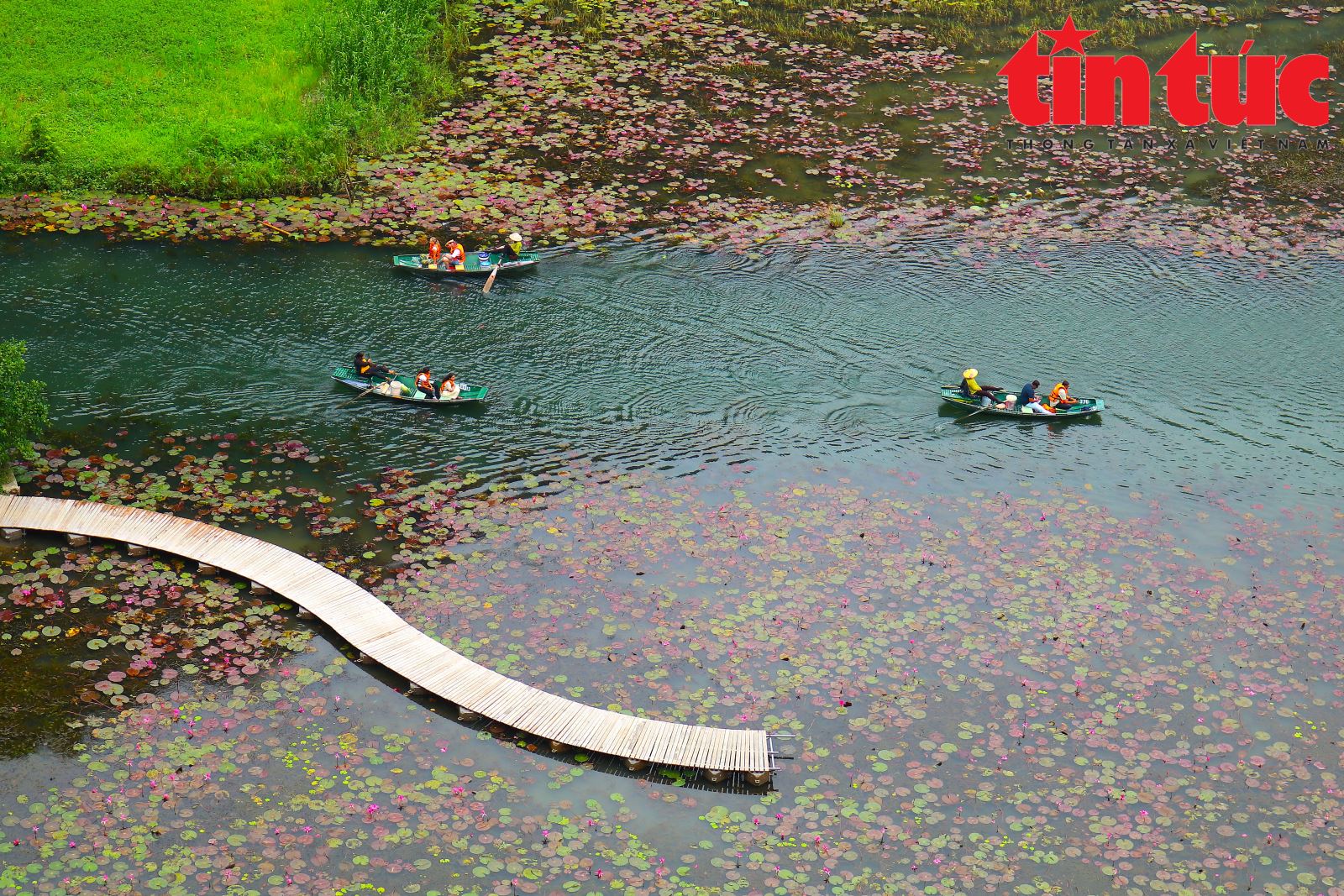 Ngắm nhìn Vịnh Hạ Long trên cạn vừa lọt top điểm đến yêu thích nhất thế giới