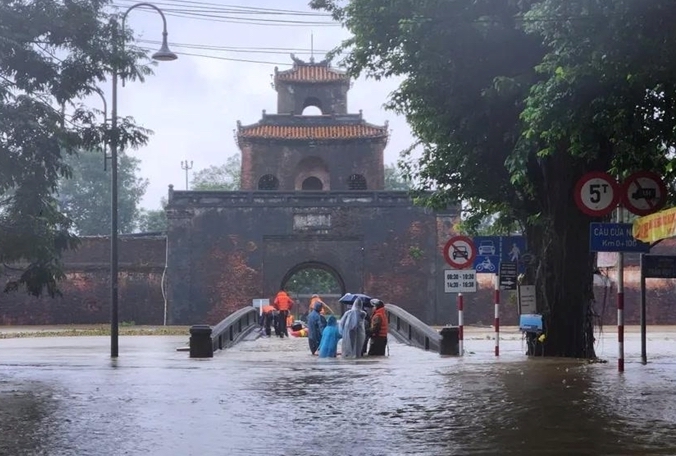 Bộ Xây dựng yêu cầu chủ động ứng phó với mưa lũ lớn tại khu vực Trung Bộ, đặc biệt TP Huế và TP Đà Nẵng