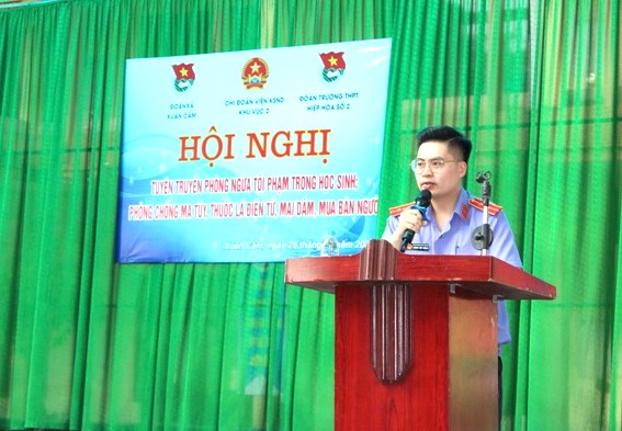 Chi đoàn VKSND khu vực 2, tỉnh Bắc Ninh tuyên truyền pháp luật tại Trường THPT Hiệp Hòa số 2