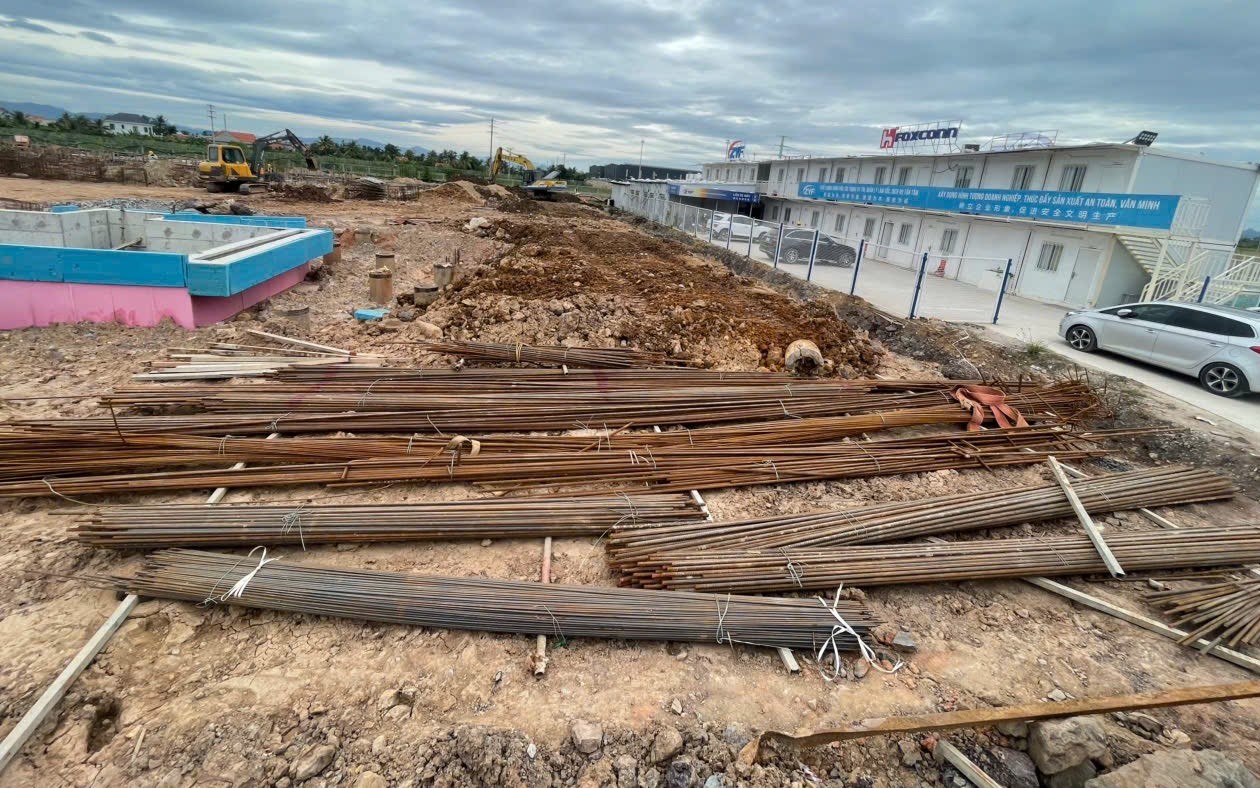 Khởi tố nhóm công nhân mang xe cẩu vào công trường trộm hơn 15 tấn thép