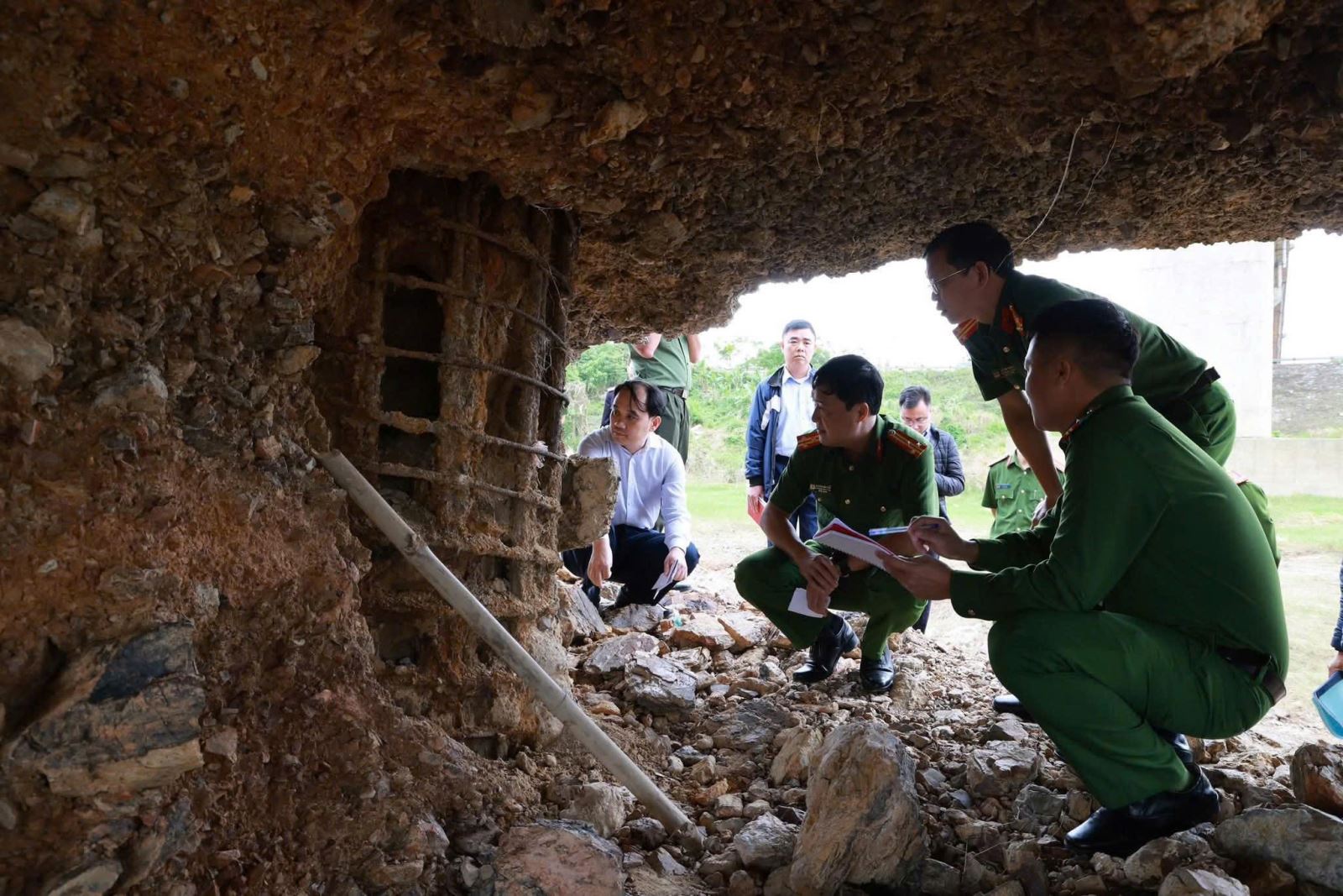 VKSND tỉnh Phú Thọ phối hợp điều tra, xác minh những bất thường tại cầu Sông Lô