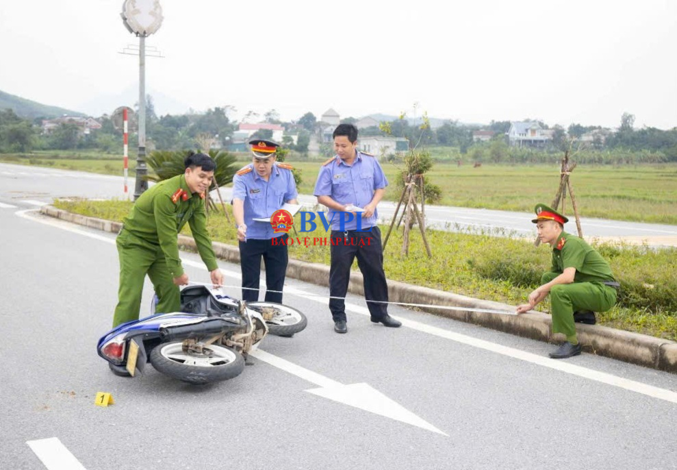 Tiếp bài Xe tải tàn phá quốc lộ, tỉnh lộ  Viện kiểm sát kiến nghị thực hiện các biện pháp đảm bảo trật tự an toàn giao thông