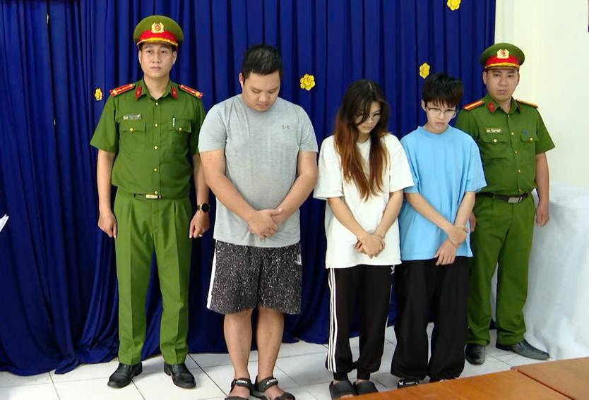 Công an lật tẩy thủ đoạn tài xế taxi “gài” ma túy vu khống đồng nghiệp