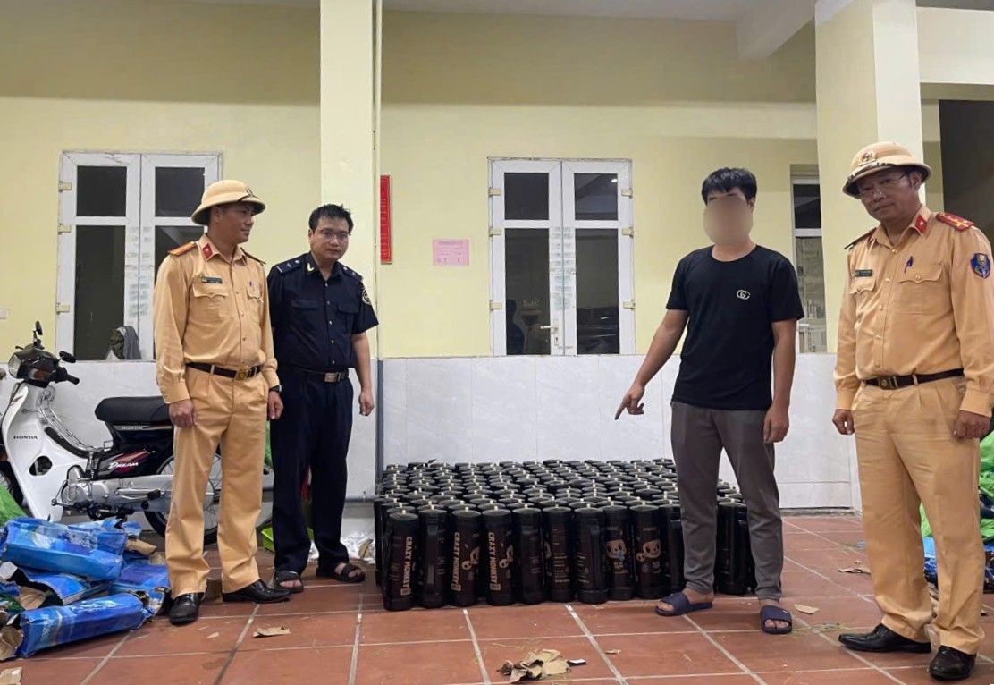 Liên tiếp bắt giữ nhiều vụ vận chuyển “khí cười” trái phép