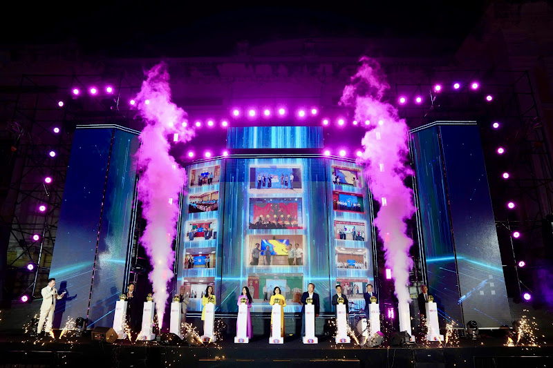 Lễ Khai mạc “Ngày mua sắm trực tuyến Việt Nam – Online Friday 2025”