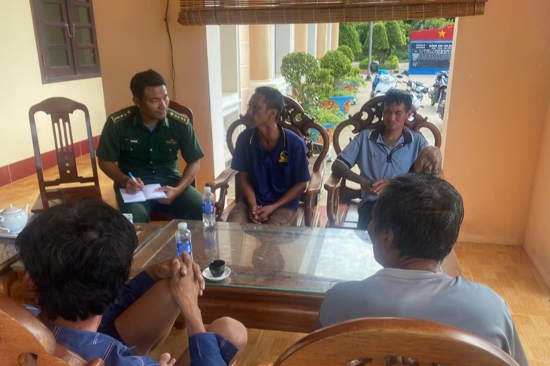 Cứu hộ kịp thời 4 ngư dân gặp nạn trên vùng biển Thổ Châu