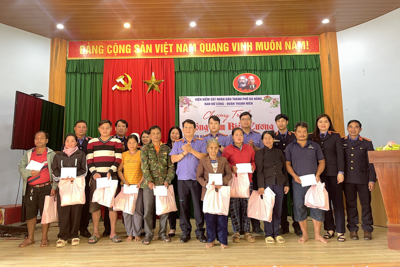 VKSND TP Đà Nẵng phối hợp thực hiện chương trình “Đông ấm biên cương 2025”