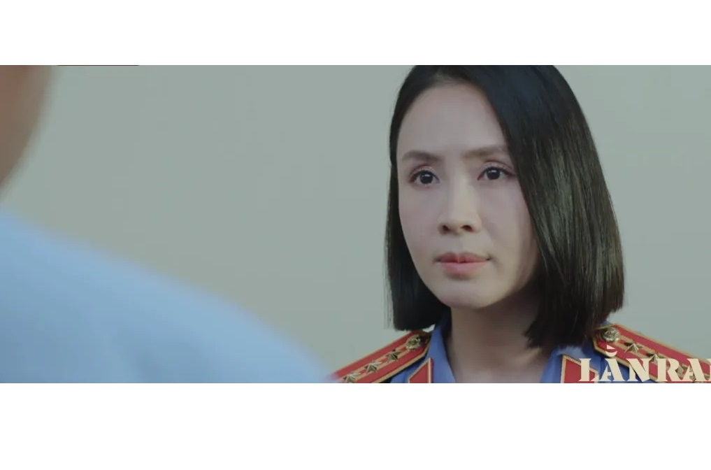 Lằn ranh - Tập 12 Triển bất chấp lời khuyên của sếp trong cuộc đua giành ghế