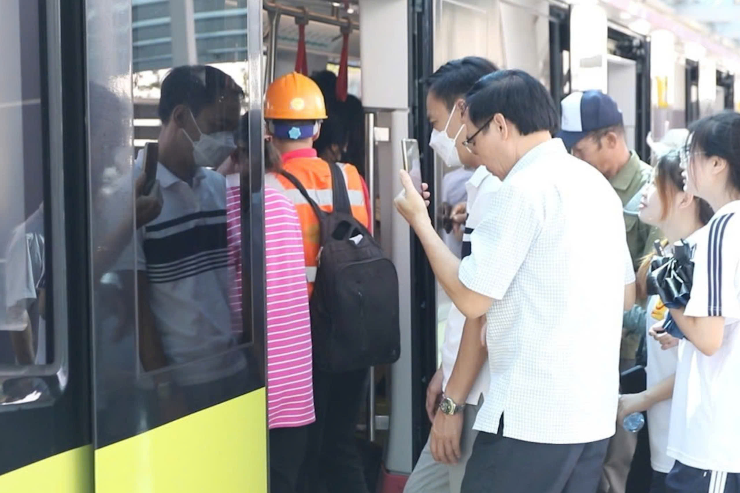 Hà Nội số hóa vé Metro Sinh trắc học trở thành “chìa khóa” lên tàu