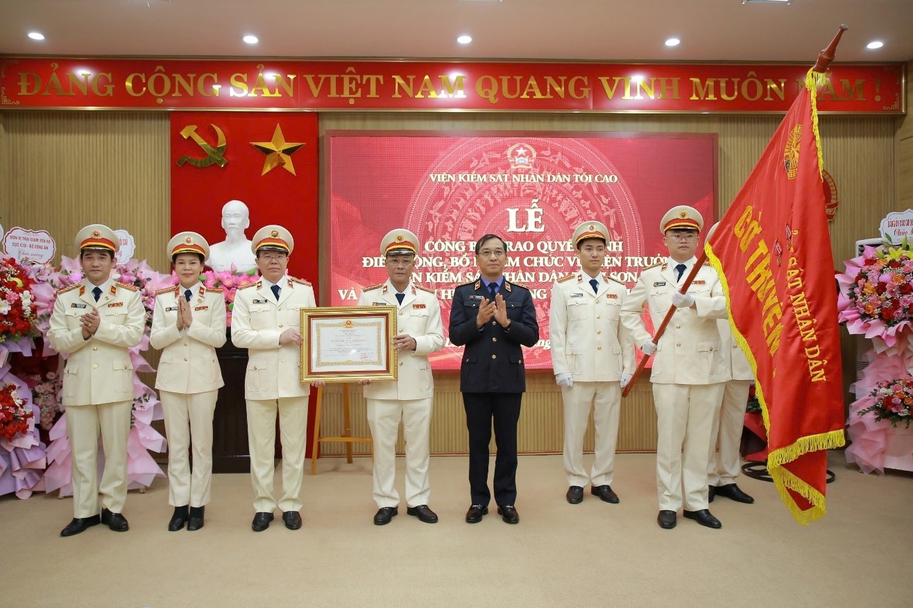 Điều động, bổ nhiệm chức vụ Viện trưởng VKSND tỉnh Sơn La và đón nhận Huân chương Lao động hạng Nhất