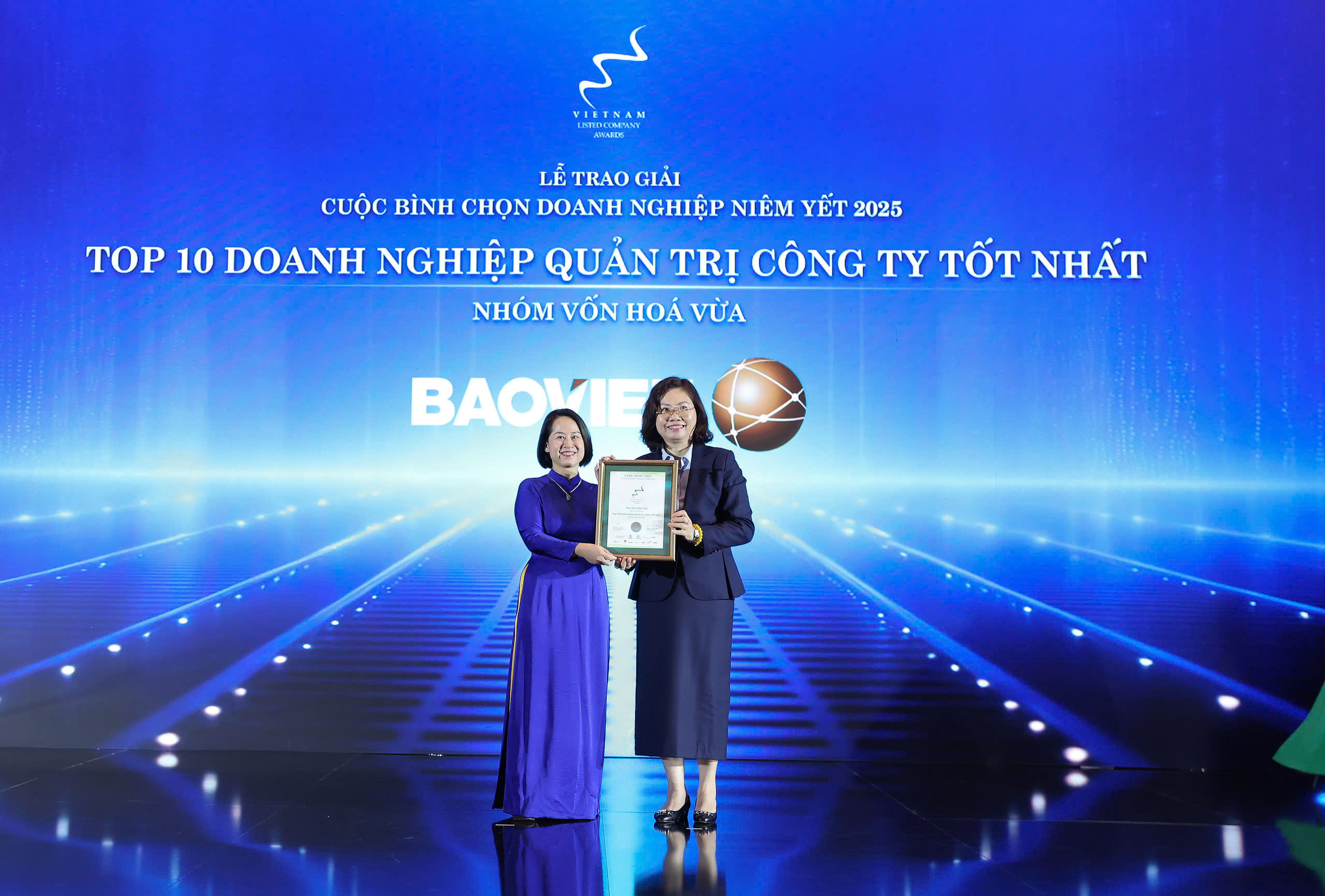 Tập đoàn Bảo Việt BVH  Top 10 Doanh nghiệp Quản trị Công ty tốt nhất và Giải Nhì Báo cáo phát triển bền vững