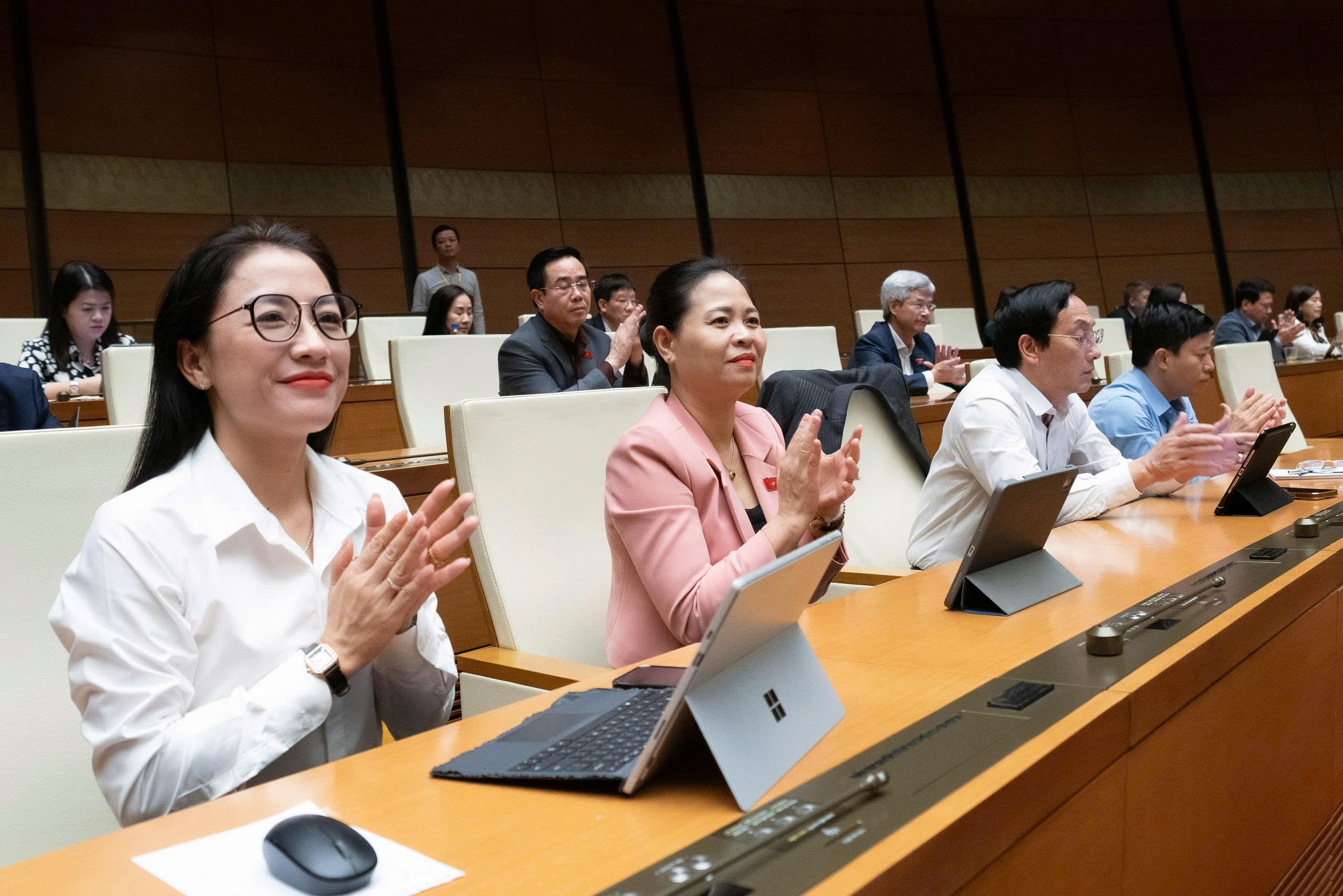 Quốc hội nhất trí chuyển đổi phương thức quản lý viên chức theo vị trí việc làm