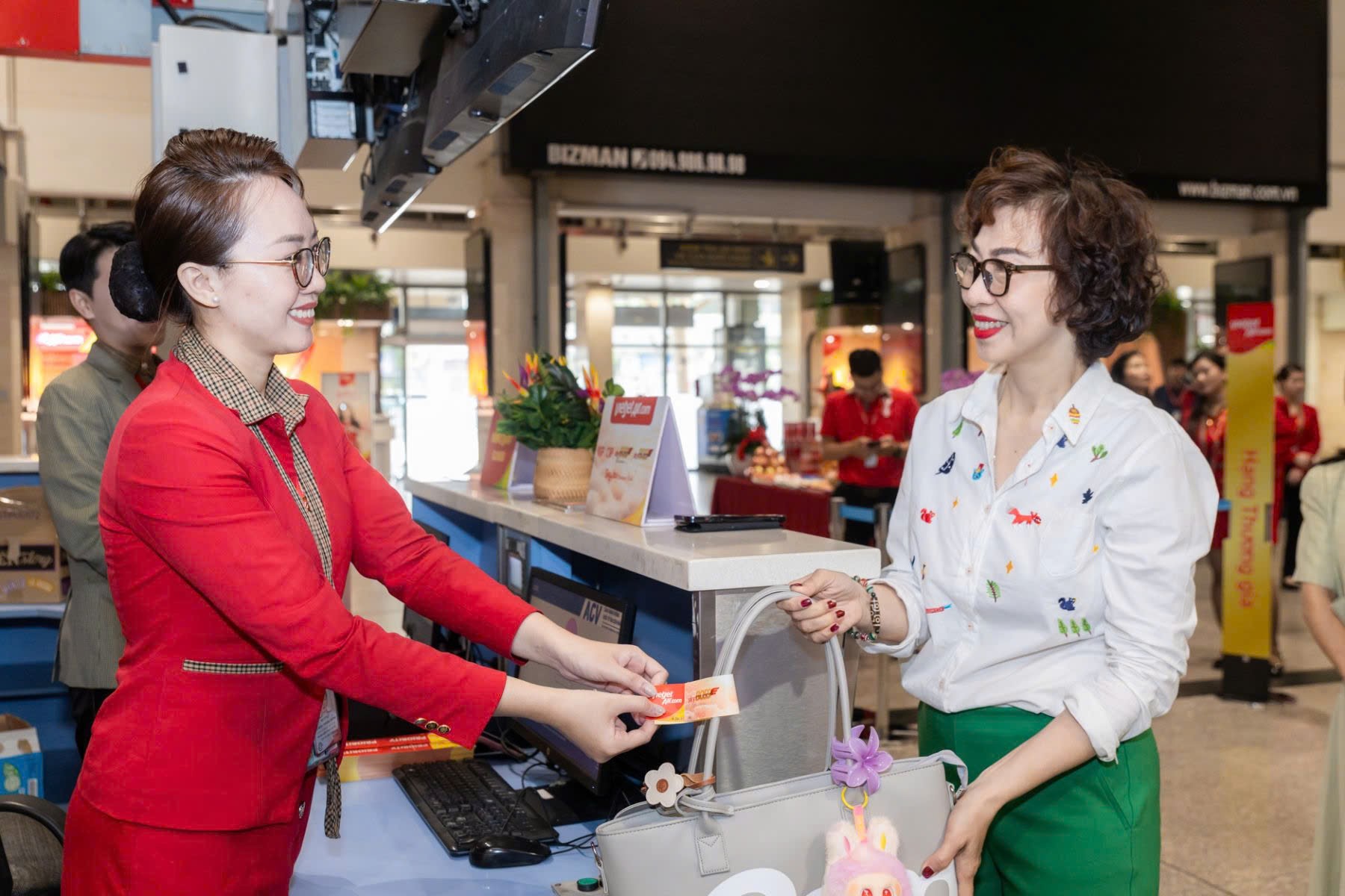 Săn vé siêu khuyến mãi bay khắp Việt Nam và quốc tế cùng Vietjet trong 3 ngày vàng 17 - 19 12