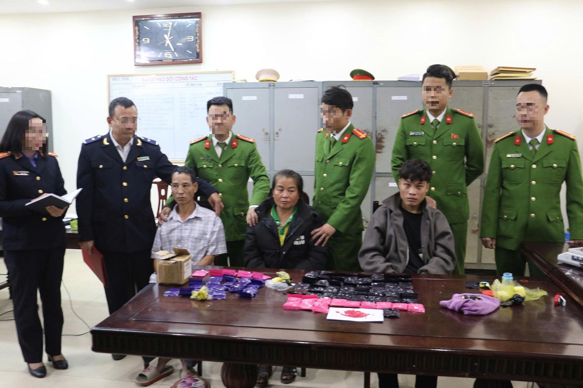 Phá thành công chuyên án, bắt giữ 3 đối tượng với 18 200 viên ma túy