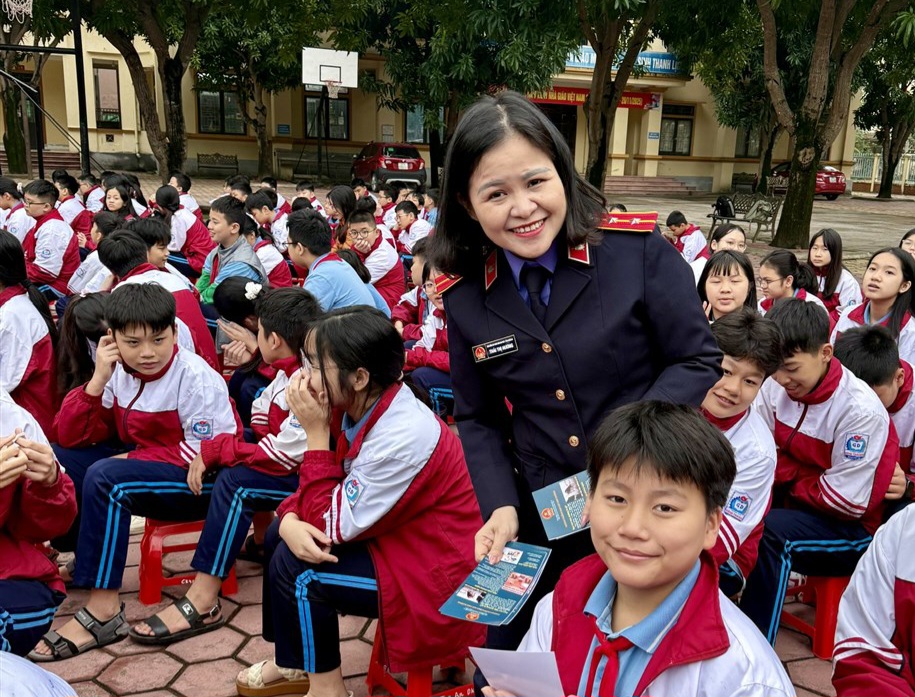 VKSND khu vực 1, tỉnh Nghệ An tuyên truyền pháp luật về “Phòng, chống bạo lực học đường
